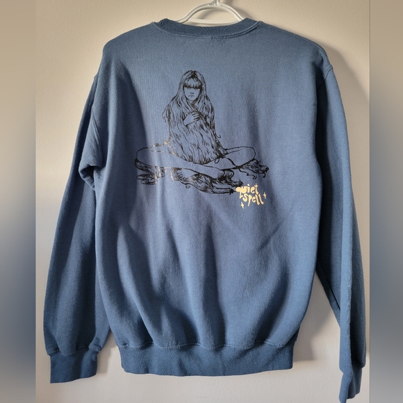 Basic Crewneck - Picture 3 of 3